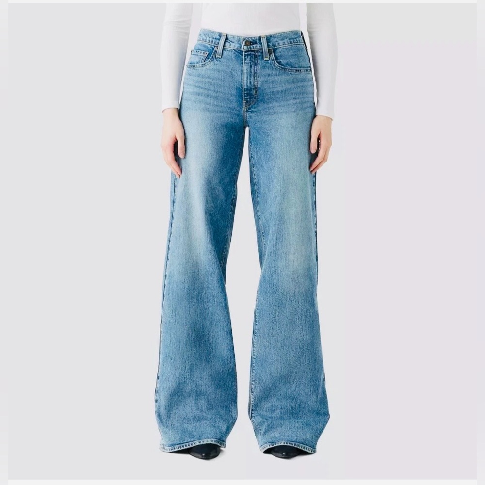 728 high rise wide leg women’s Levi’s jeans new.